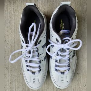 Skechers men's Vigor 2.0 Serpentive Sneakers, size 11.5